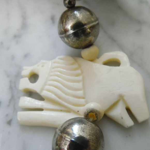 ESTATE VINTAGE ~Handcarved Lion ~ BOVINE BONE BEAD - Picture 6 of 8